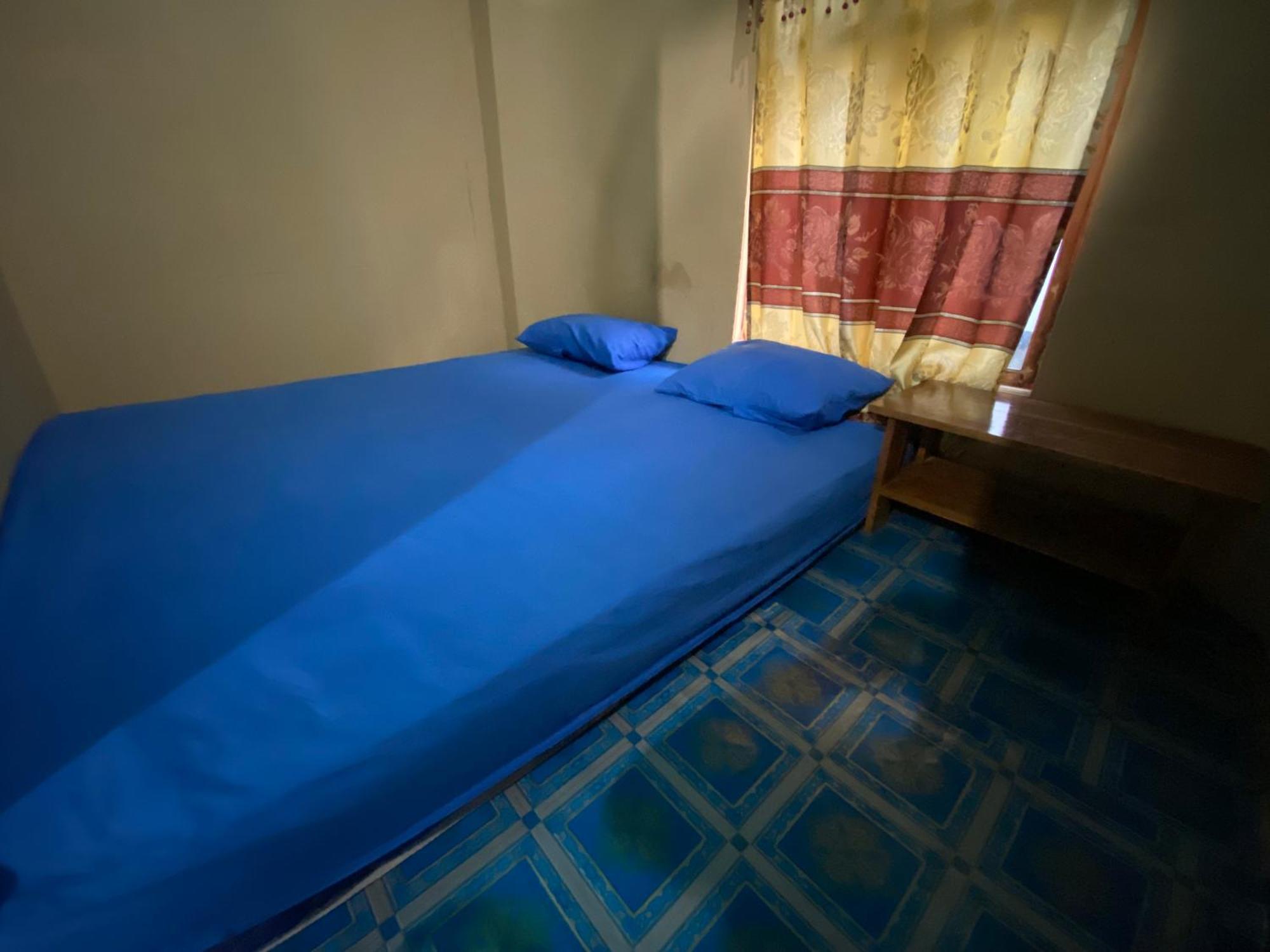 Dua Putri Komodo Homestay Exterior photo